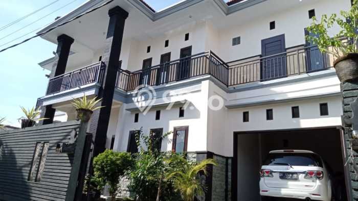 Rumah Mewah LB 250m2 Siap Huni Desain Elegan di Kerobokan, Badung Rumah Mewah LB 250m2 Siap Huni Desain Elegan di Kerobokan, Badung
