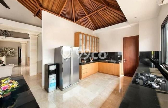 HARGA TERBAIK! Rumah Berkualitas area Kuta, LT 708m² Bangunan 751m² HARGA TERBAIK! Rumah Berkualitas area Kuta, LT 708m² Bangunan 751m²