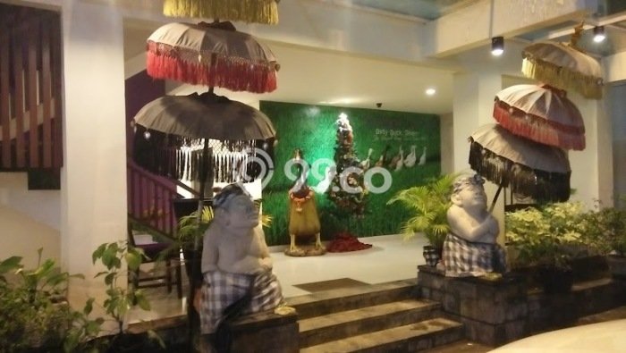 Ruko Bagus LT 600m2 LB 280m2 Dijual di Kuta Badung Ruko Bagus LT 600m2 LB 280m2 Dijual di Kuta Badung