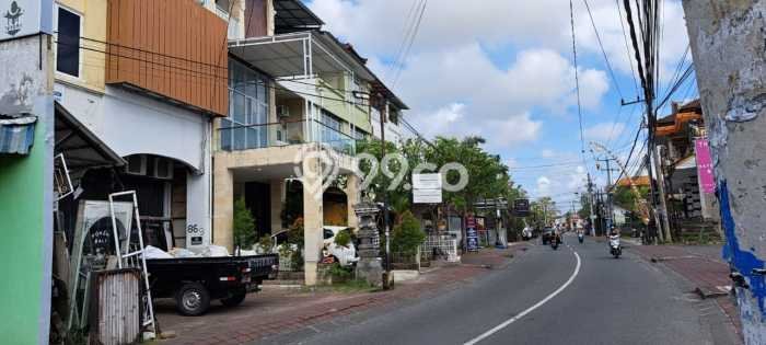 Ruko Dijual di Badung LT 67m2 & LB 120m2 Lokasi Terbaik! Ruko Dijual di Badung LT 67m2 & LB 120m2 Lokasi Terbaik!