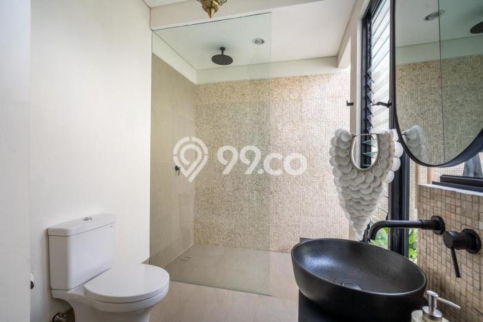 Vila Tenang Kawasan , Luas 225m2m², Pemandangan Indah sekitar Vila Tenang Kawasan , Luas 225m2m², Pemandangan Indah sekitar
