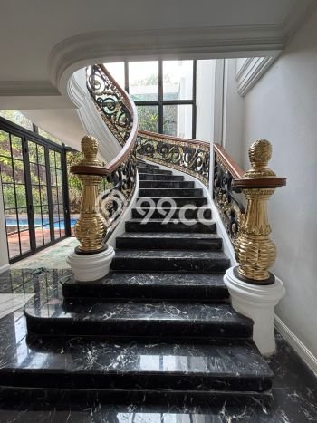 Rumah Eksklusif Dijual LT 1280m2 di Kebayoran Lama, Jakarta Selatan Rumah Eksklusif Dijual LT 1280m2 di Kebayoran Lama, Jakarta Selatan