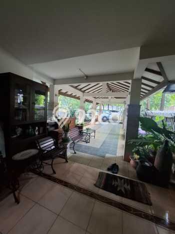 For Sale! Luxury House LT 283m2 Desain Modern di Senayan For Sale! Luxury House LT 283m2 Desain Modern di Senayan