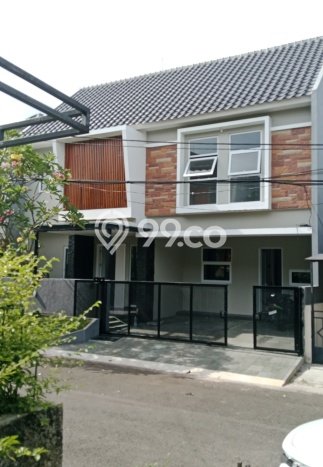 Rumah Mewah LB 200m2 Siap Pakai Desain Elegan di Bintaro, Tangerang Selatan Rumah Mewah LB 200m2 Siap Pakai Desain Elegan di Bintaro, Tangerang Selatan