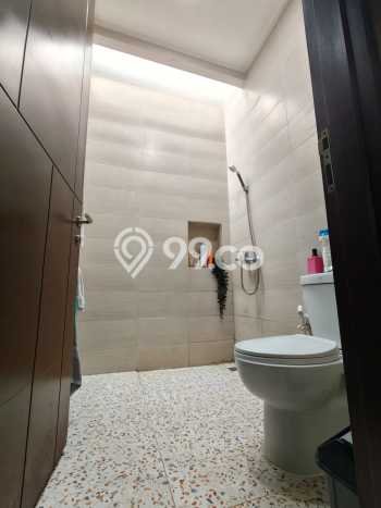 Jual Rumah Luas Elegan Dengan View Cantik di Bintaro, Tangerang Selatan Jual Rumah Luas Elegan Dengan View Cantik di Bintaro, Tangerang Selatan