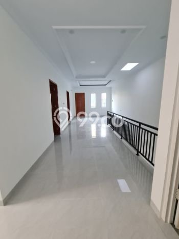 Hunian Mewah LB 150m2 Siap Pakai Desain Elegan di Muara Karang, Jakarta Utara Hunian Mewah LB 150m2 Siap Pakai Desain Elegan di Muara Karang, Jakarta Utara