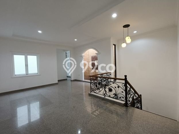 Ready to Use! Luxury House LT 200m2 Desain Modern di Pluit Ready to Use! Luxury House LT 200m2 Desain Modern di Pluit