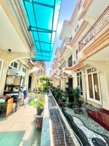 Rumah Elit Modern Tanpa Renovasi di Pluit Jakarta Utara Rumah Elit Modern Tanpa Renovasi di Pluit Jakarta Utara
