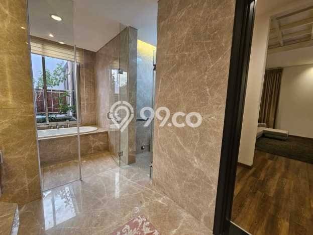 Hunian Mewah LB 400m2 Siap Pakai Desain Elegan di Golf Island, Jakarta Utara Hunian Mewah LB 400m2 Siap Pakai Desain Elegan di Golf Island, Jakarta Utara