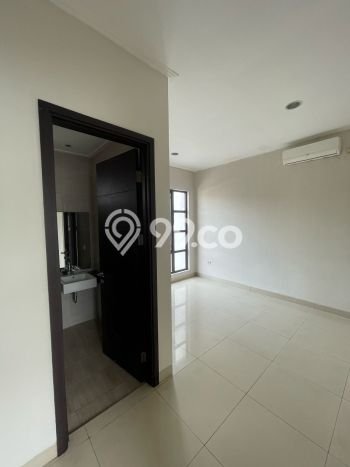 Dijual Rumah Luas Elegan Dengan View Eksklusif di Green Lake City, Jakarta Barat Dijual Rumah Luas Elegan Dengan View Eksklusif di Green Lake City, Jakarta Barat