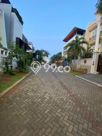 Ready to Use! Luxury House LT 337m2 Desain Elegan di Pantai Indah Kapuk Ready to Use! Luxury House LT 337m2 Desain Elegan di Pantai Indah Kapuk