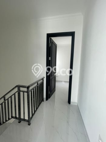 Rumah Modern 3 KT di Pantai Indah Kapuk 2 Jakarta Utara Unfurnished Rumah Modern 3 KT di Pantai Indah Kapuk 2 Jakarta Utara Unfurnished