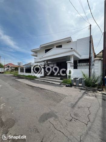 Hunian Mewah LB 630m2 Siap Huni Desain Elegan di Dharma Husada, Surabaya Hunian Mewah LB 630m2 Siap Huni Desain Elegan di Dharma Husada, Surabaya
