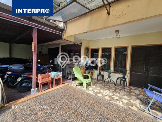 For Sale! Luxury House LT 320m2 Desain Modern di Kedoya Baru For Sale! Luxury House LT 320m2 Desain Modern di Kedoya Baru