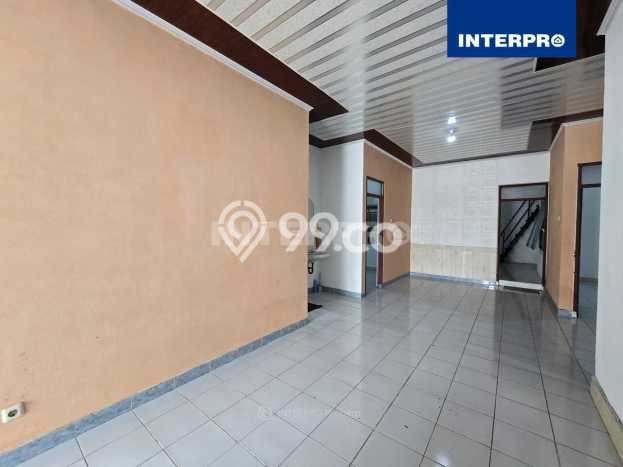Jual Rumah Luas Megah Dengan View Eksklusif di Taman Surya, Jakarta Barat Jual Rumah Luas Megah Dengan View Eksklusif di Taman Surya, Jakarta Barat
