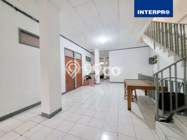 Unit Ruko Dijual di Jakarta Barat LT 126m2 & LB 506m2 Unit Ruko Dijual di Jakarta Barat LT 126m2 & LB 506m2