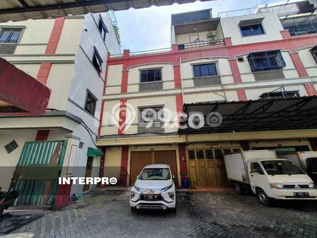 Ruko Dijual di Jakarta Barat LT 109m2 & LB 186m2 Lokasi Terbaik! Ruko Dijual di Jakarta Barat LT 109m2 & LB 186m2 Lokasi Terbaik!