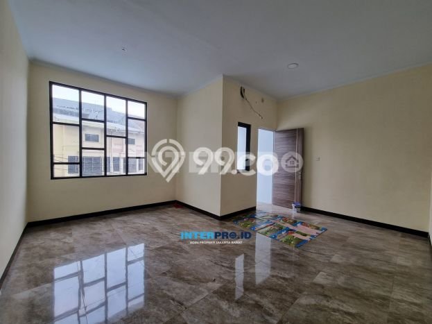 Dijual Rumah Luas Elegan Dengan View Eksklusif di Jelambar, Jakarta Barat Dijual Rumah Luas Elegan Dengan View Eksklusif di Jelambar, Jakarta Barat