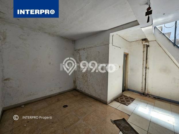 Rumah Luas Asri 12 KT Siap Pakai di Jelambar Jakarta Barat Rumah Luas Asri 12 KT Siap Pakai di Jelambar Jakarta Barat