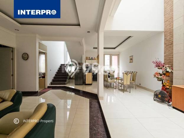 Rumah Elit LB 500m2 Siap Pakai Desain Elegan di Green Ville, Jakarta Barat Rumah Elit LB 500m2 Siap Pakai Desain Elegan di Green Ville, Jakarta Barat