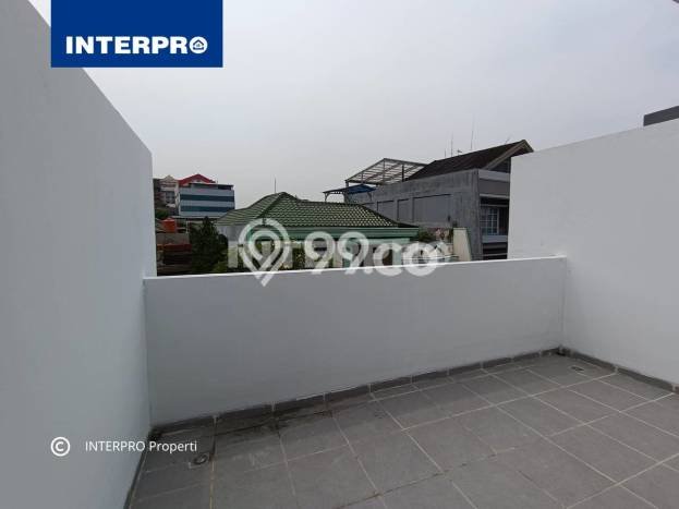 Rumah Siap Pakai di , Jakarta Barat, LT 57m2m² Bangunan 168m2m² Rumah Siap Pakai di , Jakarta Barat, LT 57m2m² Bangunan 168m2m²