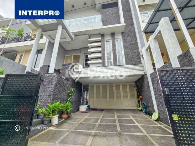 Dijual Rumah Luas Megah Dengan View Cantik di Green Ville, Jakarta Barat Dijual Rumah Luas Megah Dengan View Cantik di Green Ville, Jakarta Barat
