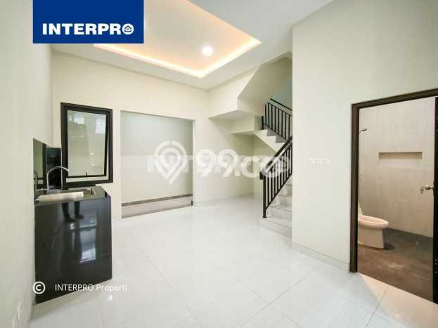 Dijual Rumah Eksklusif 3 KT di Tanjung Duren, Jakarta Barat Dijual Rumah Eksklusif 3 KT di Tanjung Duren, Jakarta Barat