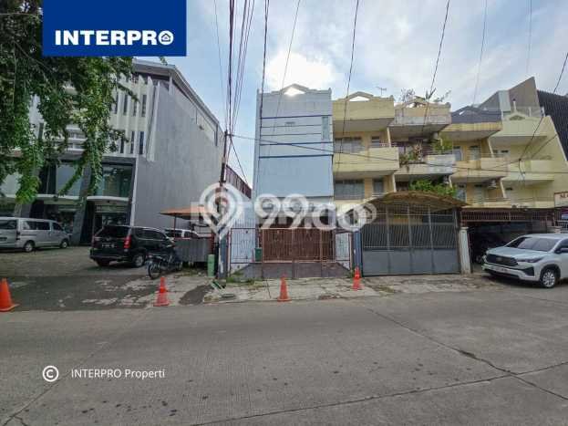 Ruko Dijual di Jakarta Barat LT 150m2 & LB 375m2 Lokasi Terbaik! Ruko Dijual di Jakarta Barat LT 150m2 & LB 375m2 Lokasi Terbaik!