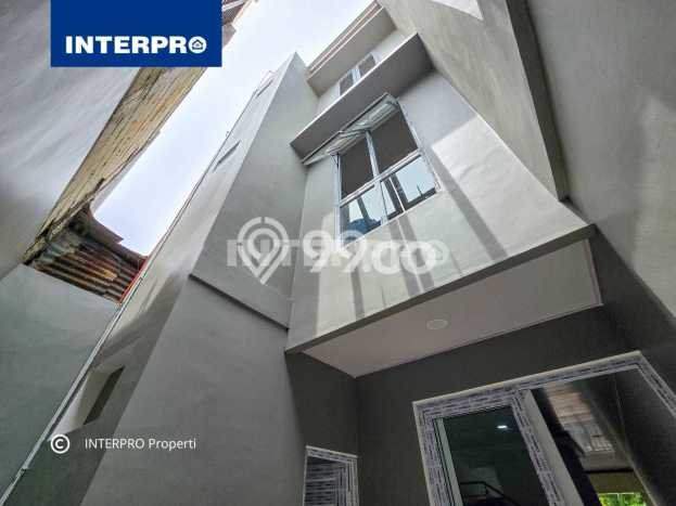 Rumah Luxury Modern Tanpa Renovasi di Duri Kepa Jakarta Barat Rumah Luxury Modern Tanpa Renovasi di Duri Kepa Jakarta Barat