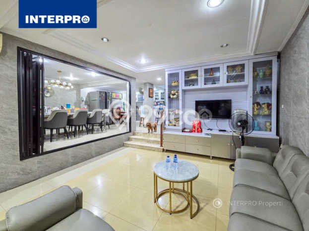 Rumah Elit LB 300m2 Siap Huni Desain Elegan di Duri Kepa, Jakarta Barat Rumah Elit LB 300m2 Siap Huni Desain Elegan di Duri Kepa, Jakarta Barat