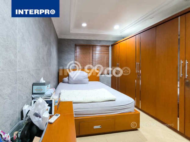 Rumah Elit LB 300m2 Siap Huni Desain Elegan di Duri Kepa, Jakarta Barat Rumah Elit LB 300m2 Siap Huni Desain Elegan di Duri Kepa, Jakarta Barat
