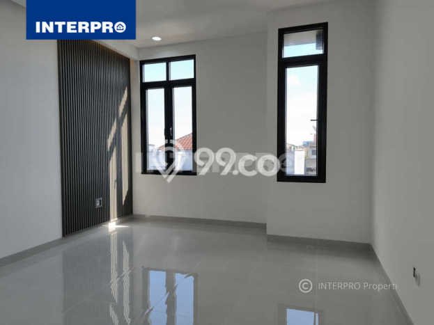 Jual Rumah Eksklusif 4 KT di Duri Kepa, Jakarta Barat Jual Rumah Eksklusif 4 KT di Duri Kepa, Jakarta Barat