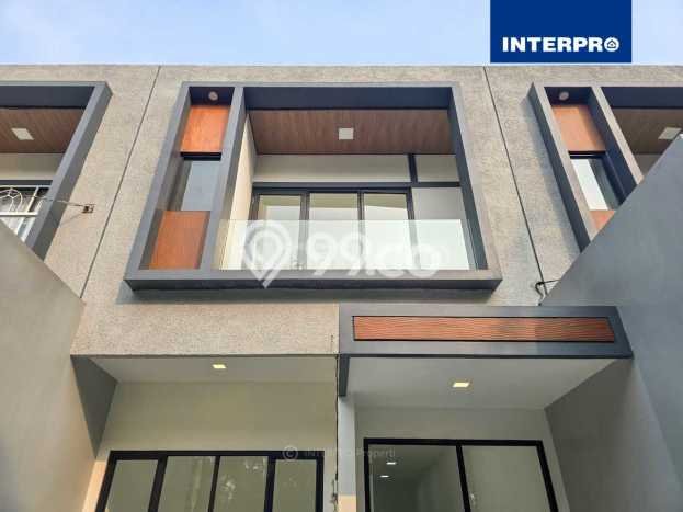 Ready to Use! Luxury House LT 125m2 Desain Elegan di Meruya Ready to Use! Luxury House LT 125m2 Desain Elegan di Meruya