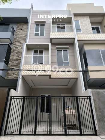 For Sale Hunian Rumah Terawat 4 Kamar di Taman Ratu, Jakarta Barat For Sale Hunian Rumah Terawat 4 Kamar di Taman Ratu, Jakarta Barat