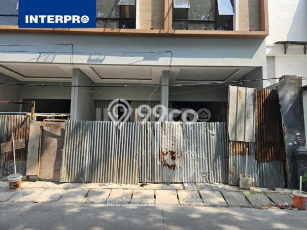 Paling Dicari! Ruko Dijual di Taman Ratu Harga Kompetitif Paling Dicari! Ruko Dijual di Taman Ratu Harga Kompetitif