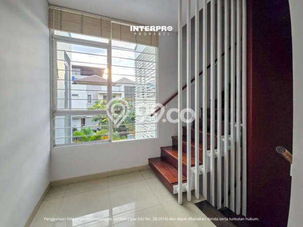 Ready to Use! Premium House LT 238m2 Desain Modern di Permata Buana Ready to Use! Premium House LT 238m2 Desain Modern di Permata Buana