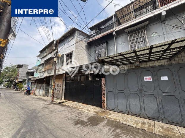 Disewakan! Rumah 3 Kamar Tidur &
3 Kamar Mandi di Jelambar, Jakarta Barat Disewakan! Rumah 3 Kamar Tidur &
3 Kamar Mandi di Jelambar, Jakarta Barat
