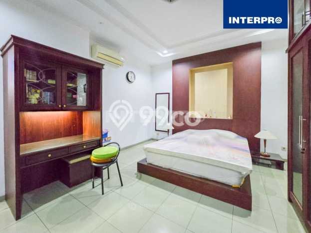 Siap Huni Rumah Mewah 5 Kamar di Kebon Jeruk Dekat ke Mana Pun Siap Huni Rumah Mewah 5 Kamar di Kebon Jeruk Dekat ke Mana Pun