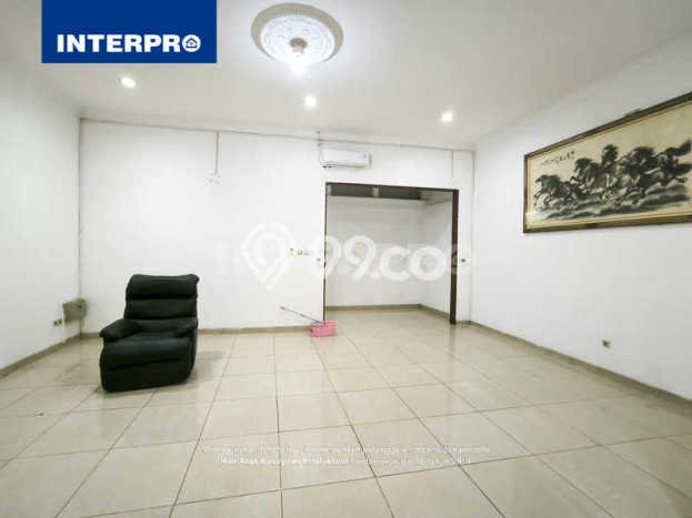 Jual Rumah Mewah Megah Dengan View Cantik di Taman Ratu, Jakarta Barat Jual Rumah Mewah Megah Dengan View Cantik di Taman Ratu, Jakarta Barat