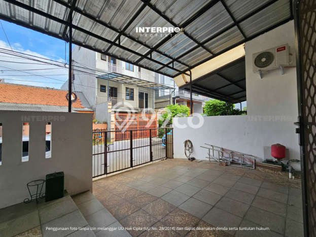 Jual Rumah Luas Megah Dengan View Eksklusif di Meruya, Jakarta Barat Jual Rumah Luas Megah Dengan View Eksklusif di Meruya, Jakarta Barat