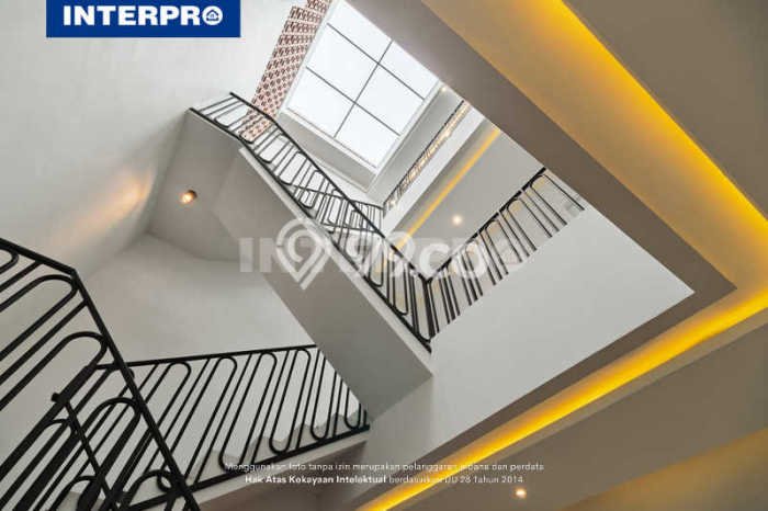 Rumah Luxury Modern Siap Huni di Grogol Jakarta Barat Rumah Luxury Modern Siap Huni di Grogol Jakarta Barat