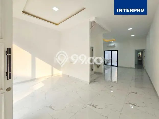 Ready to Use! Luxury House LT 125m2 Desain Elegan di Meruya Ready to Use! Luxury House LT 125m2 Desain Elegan di Meruya