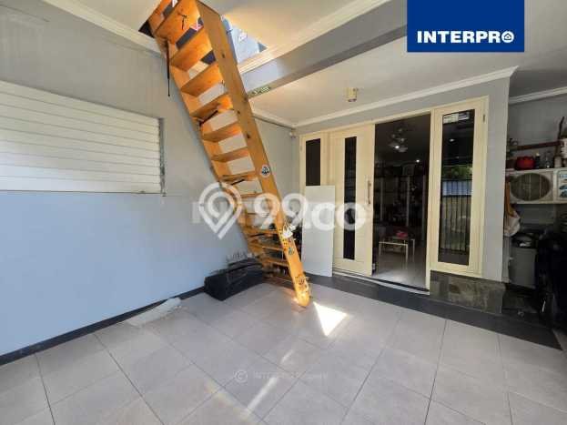 Dijual Rumah Luas Elegan Dengan View Eksklusif di Meruya, Jakarta Barat Dijual Rumah Luas Elegan Dengan View Eksklusif di Meruya, Jakarta Barat