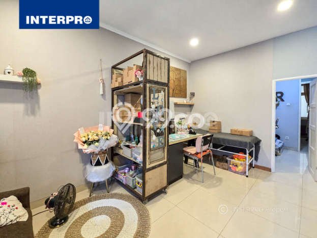 Rumah Mewah LB 250m2 Siap Huni Desain Elegan di Green garden, Jakarta Barat Rumah Mewah LB 250m2 Siap Huni Desain Elegan di Green garden, Jakarta Barat