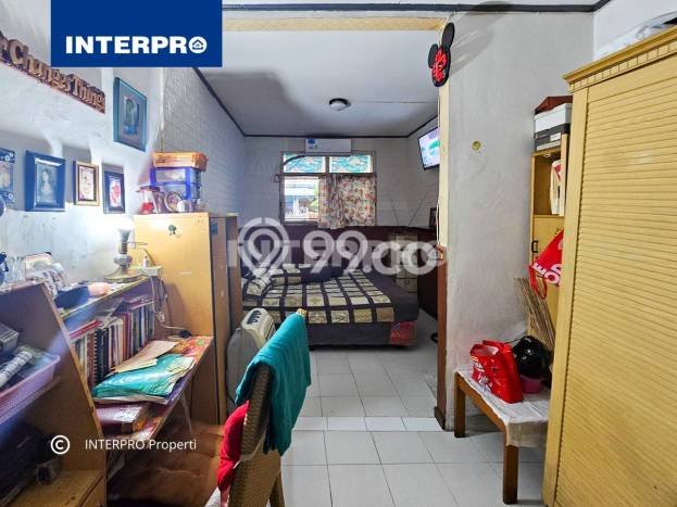 Rumah Luas Asri 4 KT Siap Huni di Meruya Jakarta Barat Rumah Luas Asri 4 KT Siap Huni di Meruya Jakarta Barat