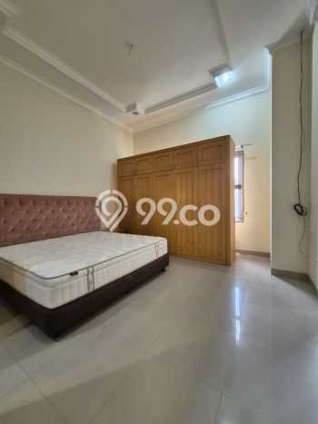 Disewakan Rumah Harga Terjangkau di Sunter Jakarta Utara dengan 5 Kamar Tidur Disewakan Rumah Harga Terjangkau di Sunter Jakarta Utara dengan 5 Kamar Tidur