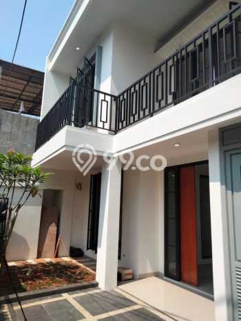 For Sale Rumah 4 Kamar Lokasi Ideal Bagus dan Strategis di Jagakarsa For Sale Rumah 4 Kamar Lokasi Ideal Bagus dan Strategis di Jagakarsa