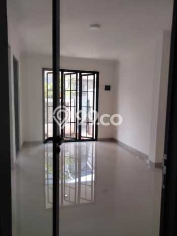 For Sale Rumah 4 Kamar Lokasi Ideal Bagus dan Strategis di Jagakarsa For Sale Rumah 4 Kamar Lokasi Ideal Bagus dan Strategis di Jagakarsa