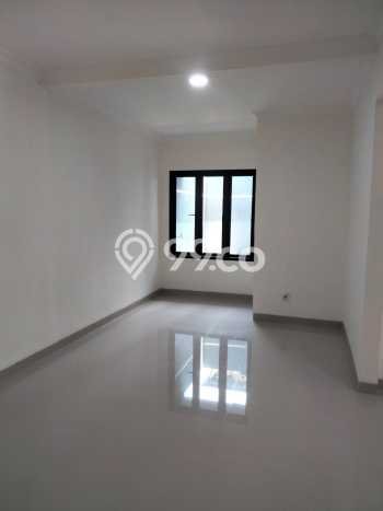 For Sale Rumah 4 Kamar Lokasi Ideal Bagus dan Strategis di Jagakarsa For Sale Rumah 4 Kamar Lokasi Ideal Bagus dan Strategis di Jagakarsa