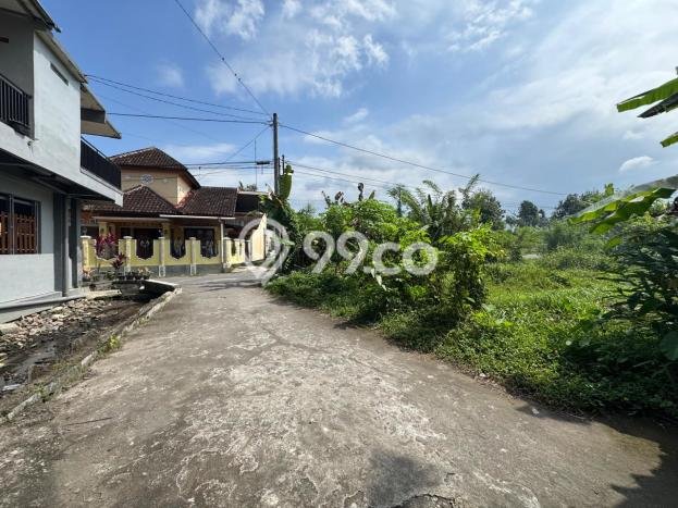 Tanah Kawasan Kaliurang, Luas 135m², Lokasi Premium, Ideal untuk Properti Tanah Kawasan Kaliurang, Luas 135m², Lokasi Premium, Ideal untuk Properti